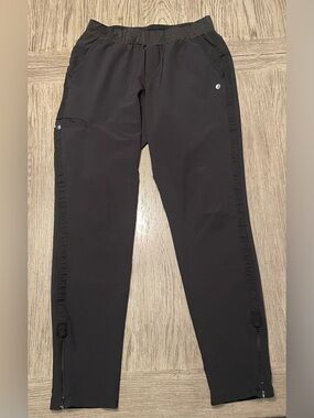Barco One Wellness women’s scrub pants, black, small, drawstring on inside